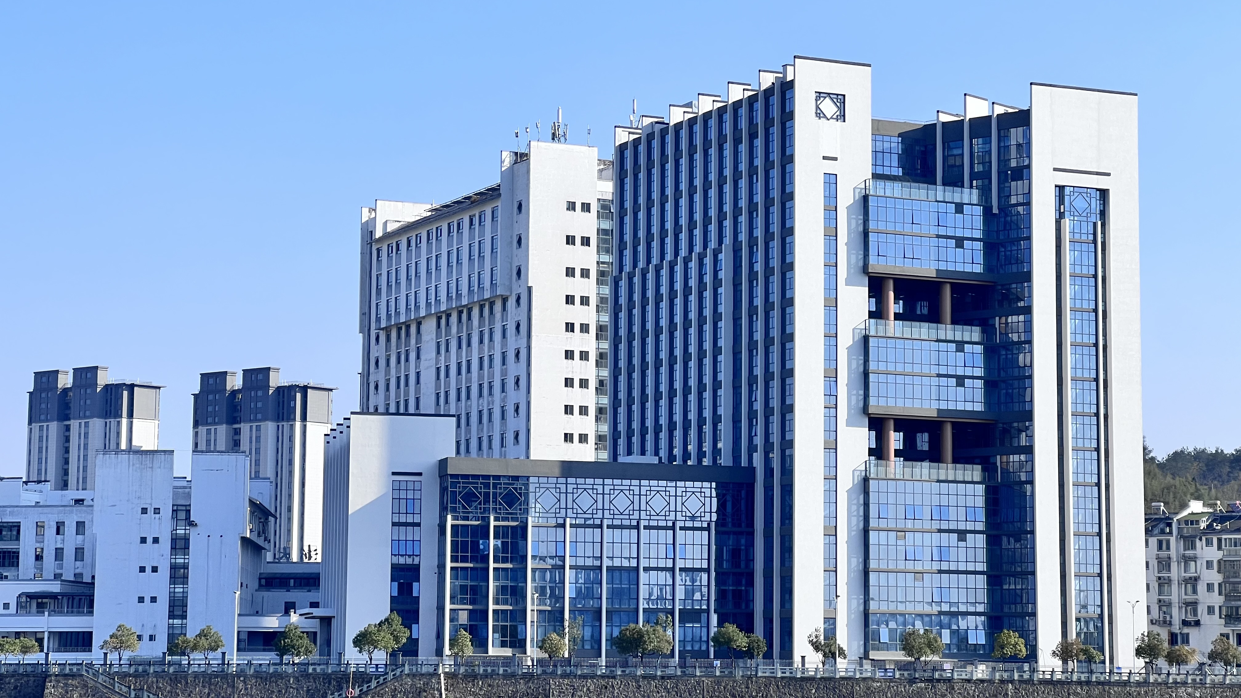 歙县人民医院.jpg